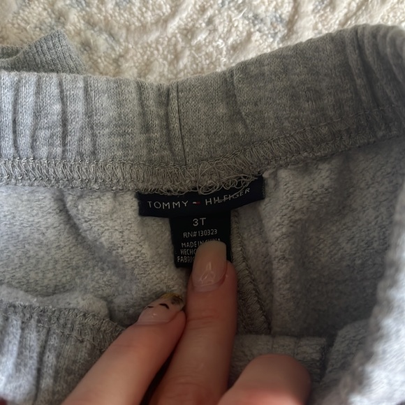 Bundle of 2 joggers and jeans. - Picture 5 of 7